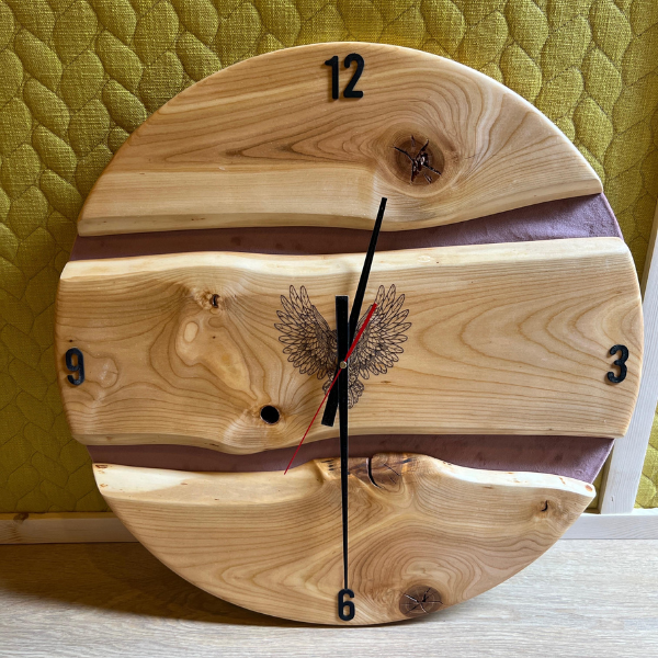 zegar z drewna